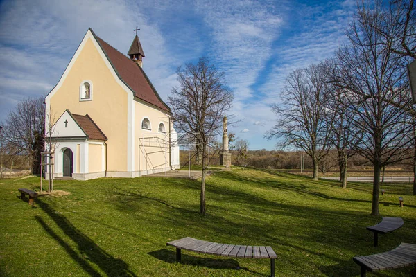 Slovakya Nın Svaty Jur Kasabası Yakınlarında Bakire Meryem Varsayımı Şapeli — Stok fotoğraf