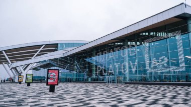 Rostov, Don / Rusya - 10 Ocak 2020: Platov Havaalanı, Don 'da. Bir kış gününde yolcu terminali