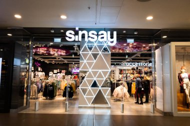 Saint Petersburg, Rusya 'daki Galeria Alışveriş Merkezi' ndeki Sinsay mağazası