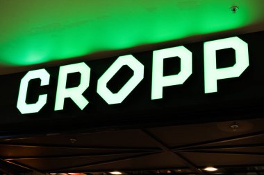 Saint Petersburg, Rusya 'daki Galeria Alışveriş Merkezi' ndeki Cropp mağazası.