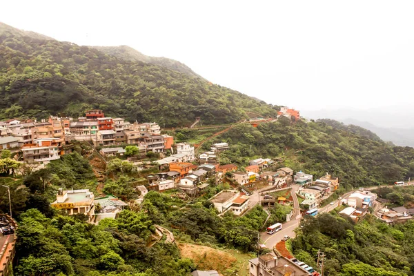 산 위의 지 우 펀 마을 언덕 건물 보기 — 스톡 사진