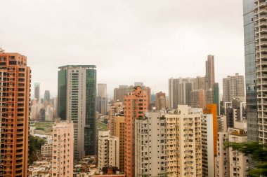 Tatlım aranjman turuncu binaların çatıları peyzaj