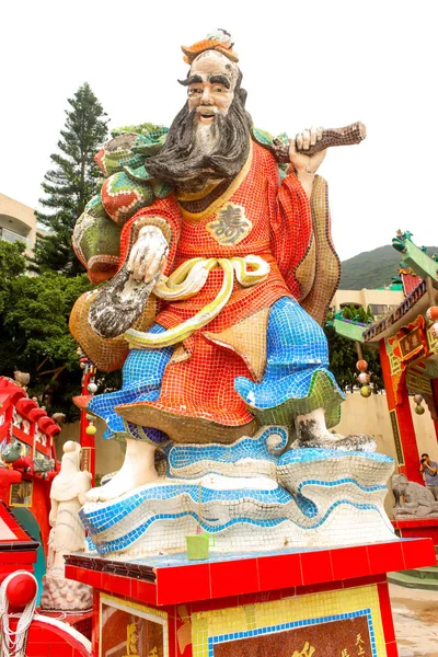 Primer plano de la estatua roja en Tin Hau Temple Repulse Bay en Hong Kon —  Fotos de Stock