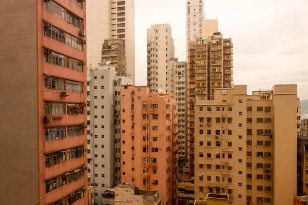 Narancssárga épületet háztetőkre, az épületek, a hong kong-ban táj — Stock Fotó