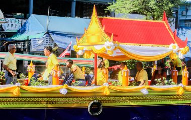 SAMUTSAKORN, THAILAND - 16 Temmuz 2019 'da Samutsakorn, Tayland' daki Katumban 'da mumdan tapınağa