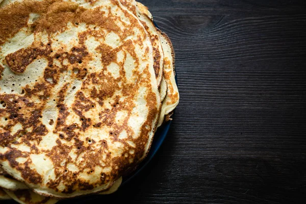 Thin Pancakes Stacked Tiara Dark Wooden Surface Flour Hearty Breakfast — 스톡 사진