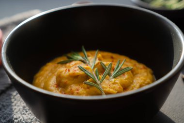 Parlak ve canlandırıcı sebze yemekleri.. 