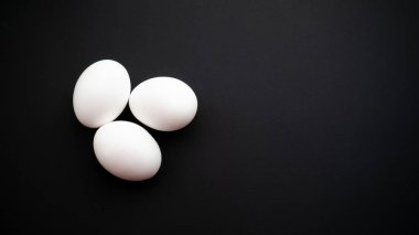 Biyolojik olarak değerli proteinler, beyaz kabuklu tavuk yumurtaları..