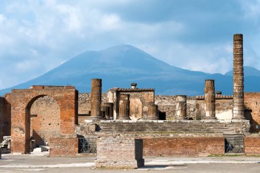 Pompei 'nin antik kalıntıları, İtalya' daki Vesuvius voolcano patlaması tarafından yok edilen şehir Unesco 'nun dünya listesindeki mirasına kazındı.