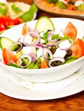 taze salata bir kase