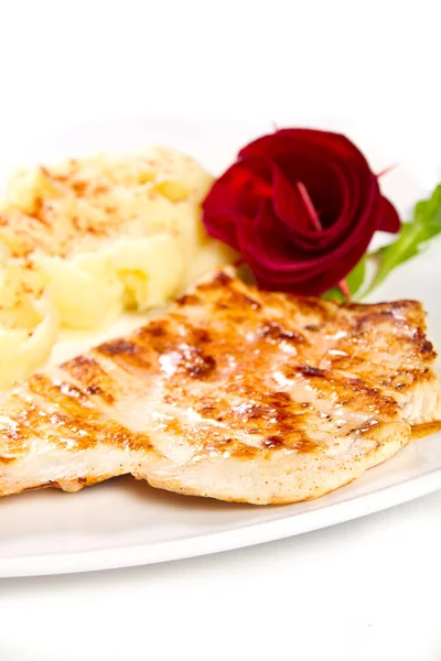 Grilled chicken breast with mashed potatos — Stock Photo, Image