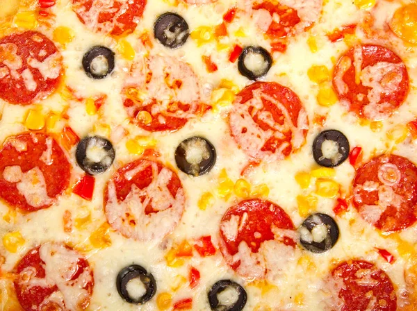 Peperoni pizza schot van bovenaf Rechtenvrije Stockfoto's