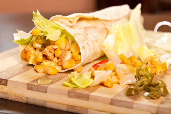 Tortilla with meat, corn and jalapenos — Stock Photo, Image