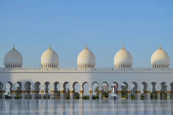 The grand Sheikh Zayed mosque in Abu Dhabi UAE — Stock Photo, Image