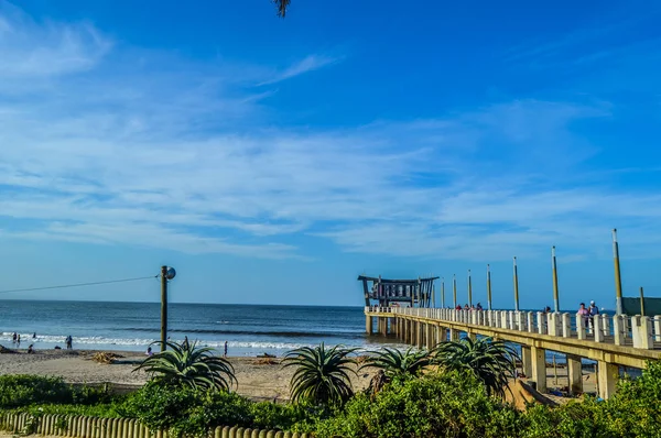 Durban Ushaka cais de praia ao longo de milha dourada praia na África do Sul — Fotografia de Stock