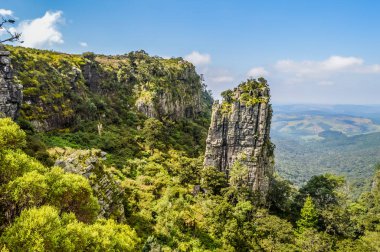 Pinnacle kaya Sabie Graskop Mpumalanga Güney Afrika'da çok uzun bir kuvarsit kaya