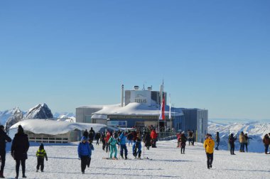Engelberg yakınlarındaki İsviçre'de Titlis Dağı veya Dağı
