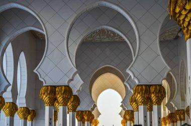 Abu Dhabi Birleşik Arap Emirlikleri'en büyük ve muhteşem Sheikh Zayed Camisi