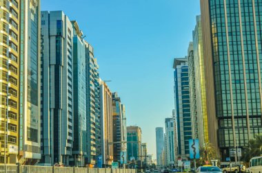 Abu Dabi şehri Birleşik Arap Emirlikleri 'nde gündüz vakti