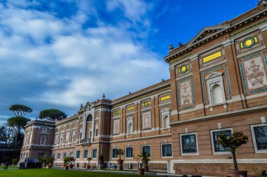 İtalya Avrupa 'daki Vatikan şehir müzelerinin duraklama alanı ve bahçesi dışında