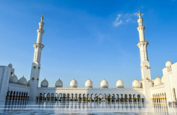 Белая Мраморная Мечеть Шейха Зайеда Абу Даби Объединенные Арабские Эмираты — стоковое фото