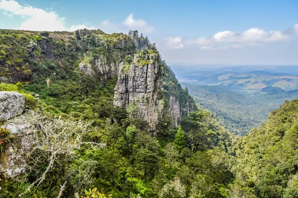 Zirve, Graskop Mpumalanga Güney Afrika 'da çok uzun bir kuvars kayası.