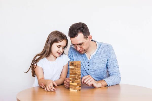 Girl Dad Play Game Home Cost Tower Blocks Cubes Jenga — Stock Photo, Image
