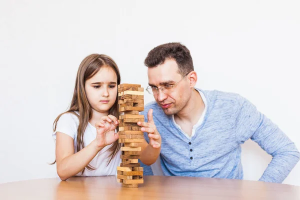 Girl Dad Play Game Home Cost Tower Blocks Cubes Jenga — Stock Photo, Image