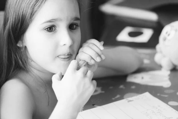 Girl Sitting Table Watching Cartoon Movie Program Hobby Crafts Home — Stock Photo, Image