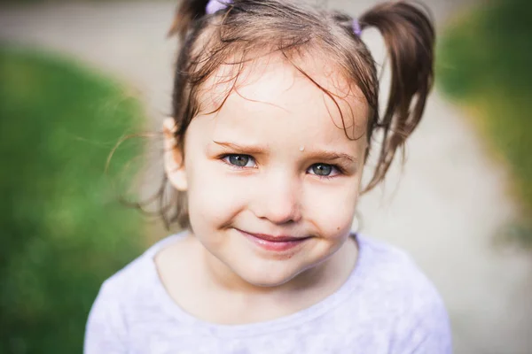 Portrait Little Girl Rain Wet Hair Walking Her Mother Summer — Stock Photo, Image