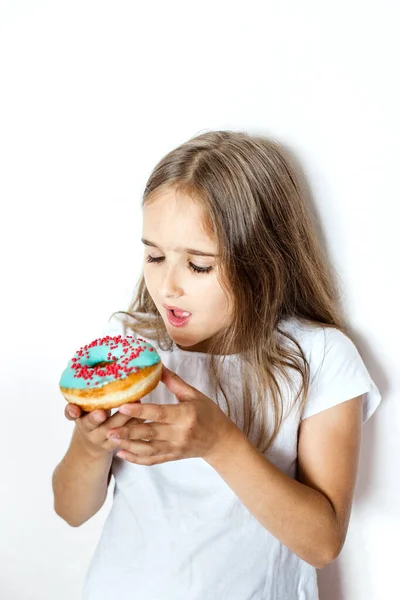 Fille Manger Beignet Goût Douceur Restauration Rapide Différents Aliments Glucides — Photo