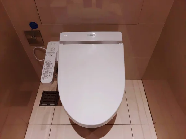 Туалет Ванной Комнате Плиткой Изображение — стоковое фото
