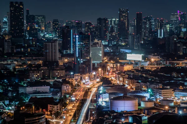 Η θέα στον ουρανό της Μπανγκόκ με τον ουρανοξύστη στην επιχειρηματική περιοχή στο — Φωτογραφία Αρχείου