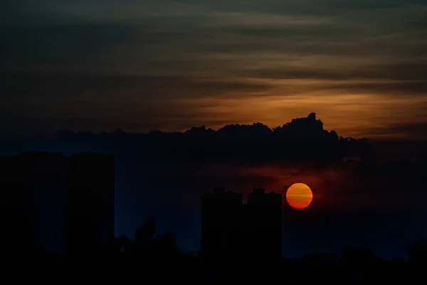 Natural Sunset in evening downtown silhouette at bangkok. — Stock Photo, Image