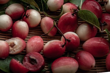 Bengal-kuşüzümü, Carandas-eriği veya Karonda meyvesi (Carissa caranda