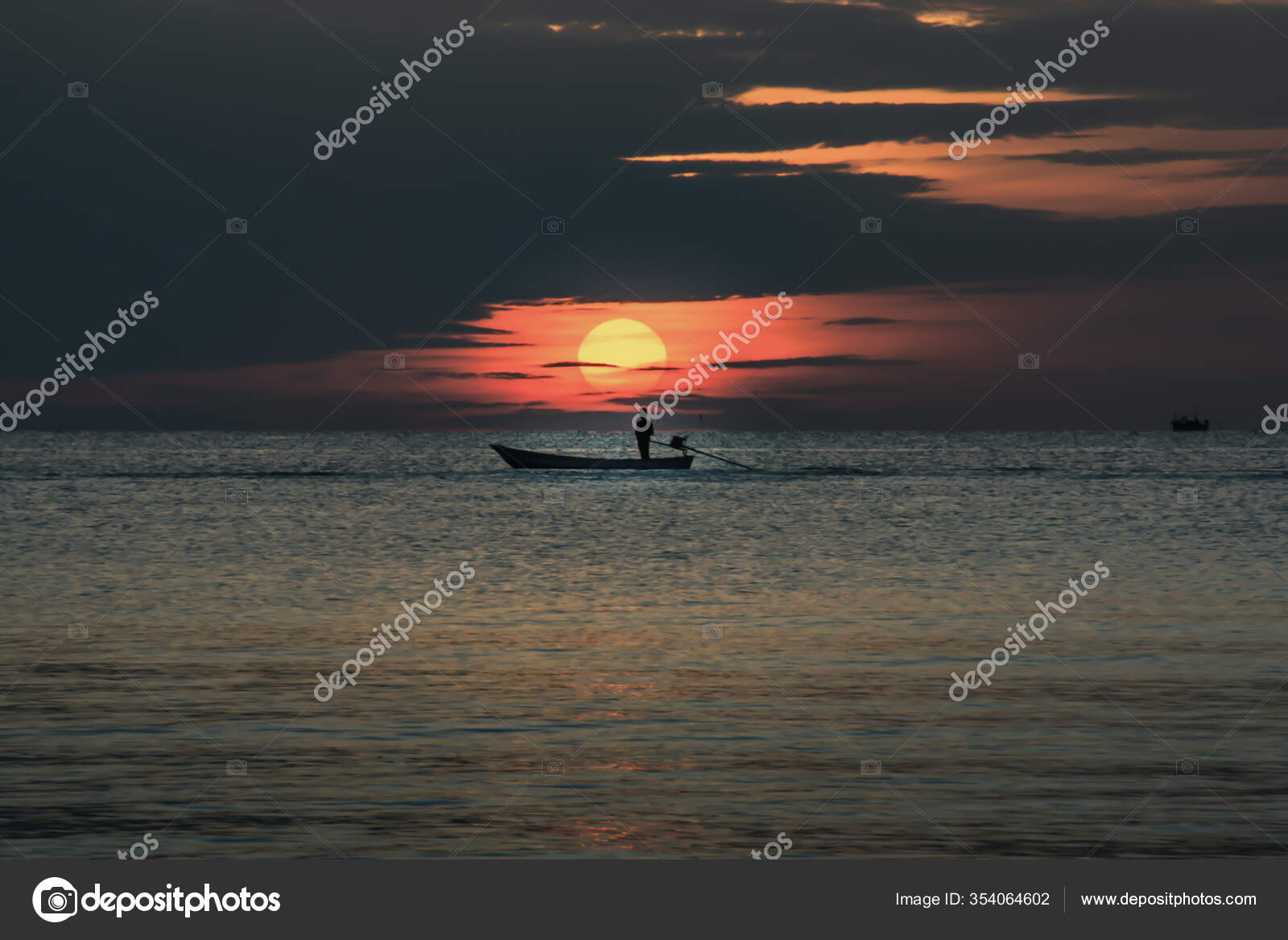 Thai Fishing Boat Used Vehicle Finding Fish Beautiful Twilight Sea — Stock  Photo © antur@hotmail.com #354064602
