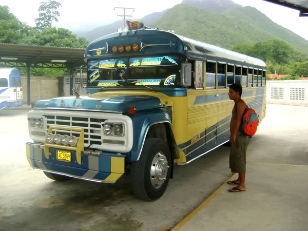 Autobús Viejo Brillante Venezuela Playa Caracas 2011 — Foto de Stock