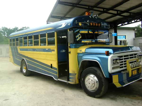 Autobús Viejo Brillante Venezuela Playa Caracas 2011 — Foto de Stock