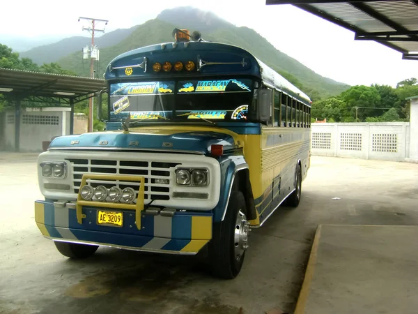 Autobús Viejo Brillante Venezuela Playa Caracas 2011 — Foto de Stock