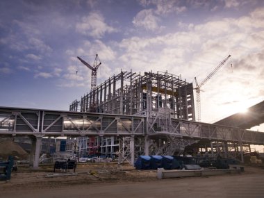 Zenginleştirme fabrikası inşaatı. Madencilik ve işleme tesisi. Sylvinite madenciliği. Petrikov Bölgesi, Belarus Cumhuriyeti.