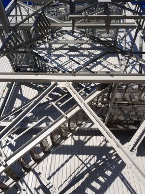 Merdiveni kaldır. Madencilik ve işleme tesisi. Sylvinite madenciliği. Petrikov Bölgesi, Belarus Cumhuriyeti.