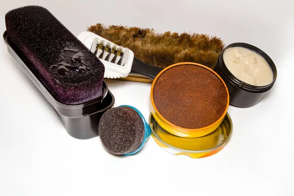 Shoe care. Brushes, shoe cream. Isolated on white background. Concept for design — Stock Photo, Image