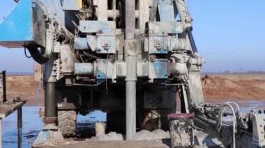 İş malzemesi. Sifon çözeltisiyle sondaj. Derin dondurucu toprak için aygıt kuyuları.