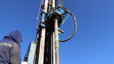 İş malzemesi. Sifon çözeltisiyle sondaj. Derin dondurucu toprak için aygıt kuyuları.