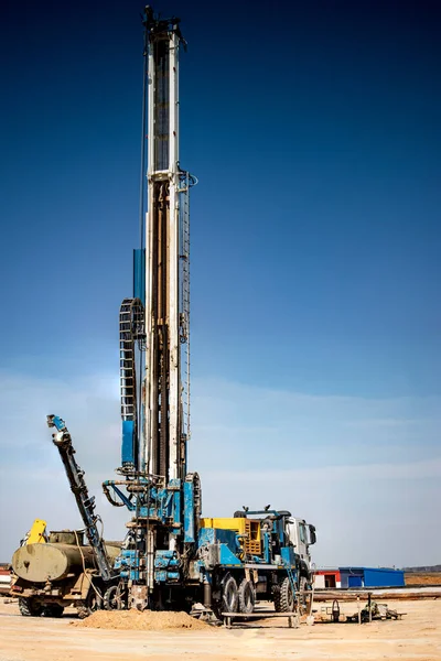 Sondaj kulesi. Derin kuyular kazıyoruz. Endüstriyel Mineral Keşfi. Beyaz Rusya. Salihorsk 2020