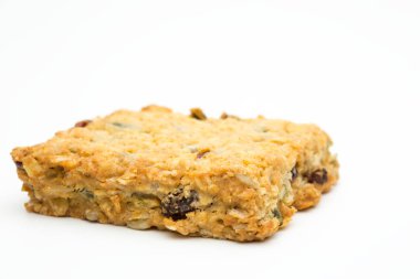 Beyaz bir arka plan üzerinde granola bar