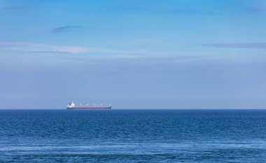 Mavi deniz horizon yelken büyük kargo tanker