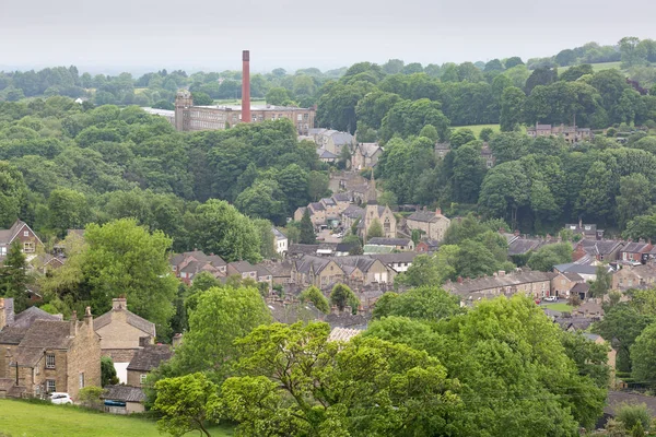 Ciudad de Bollington vista desde la silla de montar de Kerridge — Foto de Stock