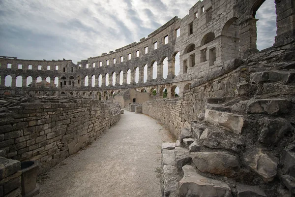 Pula Hırvatistan 'daki amfi tiyatro