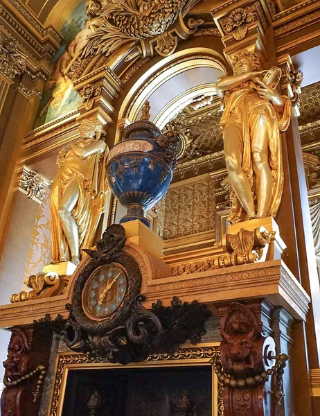 París, Francia - 4 de agosto de 2019: El Palacio Garnier — Foto de Stock